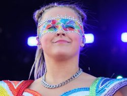 JoJo Siwa Drops From Record Label After Stating She’s “Not a Lesbian” JoJo Siwa Drops From Record Label After Stating She’s “Not a Lesbian”
