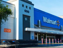 Walmart’s Sturdy 7 Folding Table Drops to  Just in Time for Summer Parties