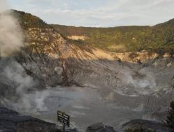 Geologi Indonesia Laporkan Temuan Bualan Lumpur di Dasar Kawah Tangkuban Parahu Geologi Indonesia Laporkan Temuan Bualan Lumpur di Dasar Kawah Tangkuban Parahu