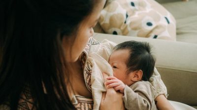 Kisah Ibu yang Menyelamatkan Bayi Setelah Menemukan Benjolan Misterius saat Menyusu