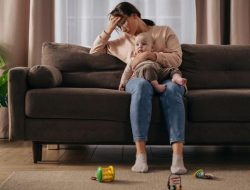 Gejala Menopause Selama Masa Menyusui: Apa yang Normal? Gejala Menopause Selama Masa Menyusui: Apa yang Normal?