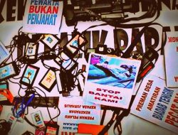 Ponsel Hilang, Egianus Kogoya Panik: Data KKB Bocor, Segera Waspadai di Grup Whatsapp Ponsel Hilang, Egianus Kogoya Panik: Data KKB Bocor, Segera Waspadai di Grup Whatsapp