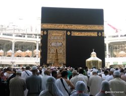 Bunda Nunung Keluhkan Katering Umrah: Makanan Habis Setelah Kembali dari Masjidil Haram Bunda Nunung Keluhkan Katering Umrah: Makanan Habis Setelah Kembali dari Masjidil Haram