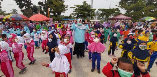 Sambut Libur Sekolah dengan Serunya Festival Olahraga Tradisional, Ratusan Siswa SD Meriahkan Acara di Lamongan