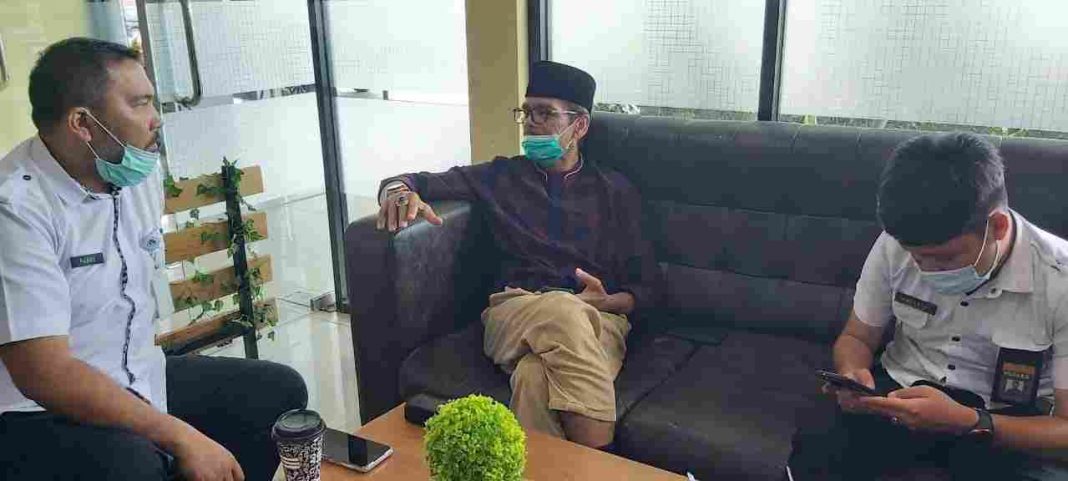 Klarifikasi Hikmatullah: Bukan Tabrakan, Mobil DPRD Cilegon Hanya “Nge-Ghost” di Jalan