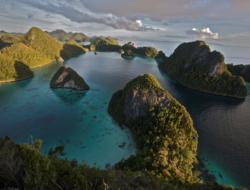 DEMO SOLIDARITAS: Warga Raja Ampat Tolak Tambang Nikel di Sorong