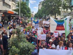 Arts Teachers Divided by Pay Rise Dispute Arts Teachers Divided by Pay Rise Dispute