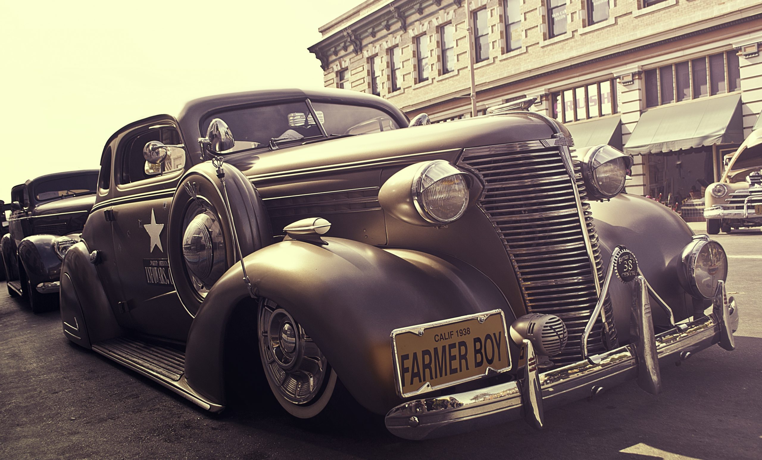 Vintage Mayor’s Ride Returns: Classic Vehicle Hits the Road Again