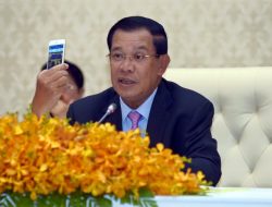 Thailand Faces Crisis as Hun Sen Closes Cambodia Border Thailand Faces Crisis as Hun Sen Closes Cambodia Border