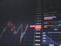 Hong Kong Stocks Slide as US-China Trade Tensions Resurface