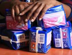 Teen Hero: 15-Year-Old OLAG SHS Student Donates Sanitary Pads to School Girls Teen Hero: 15-Year-Old OLAG SHS Student Donates Sanitary Pads to School Girls