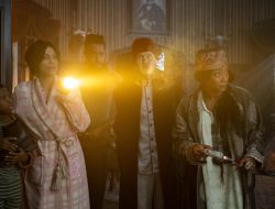 TAYANG di Bioskop: Sinopsis Arwah, Liburan Keluarga yang Berubah Jadi Teror TAYANG di Bioskop: Sinopsis Arwah, Liburan Keluarga yang Berubah Jadi Teror