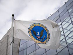 SEC cracks down on 79 suspected Ponzi schemes SEC cracks down on 79 suspected Ponzi schemes