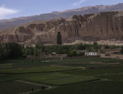 Tourists Begin Trickling into Afghanistan as Taliban Seeks to Welcome Them Tourists Begin Trickling into Afghanistan as Taliban Seeks to Welcome Them