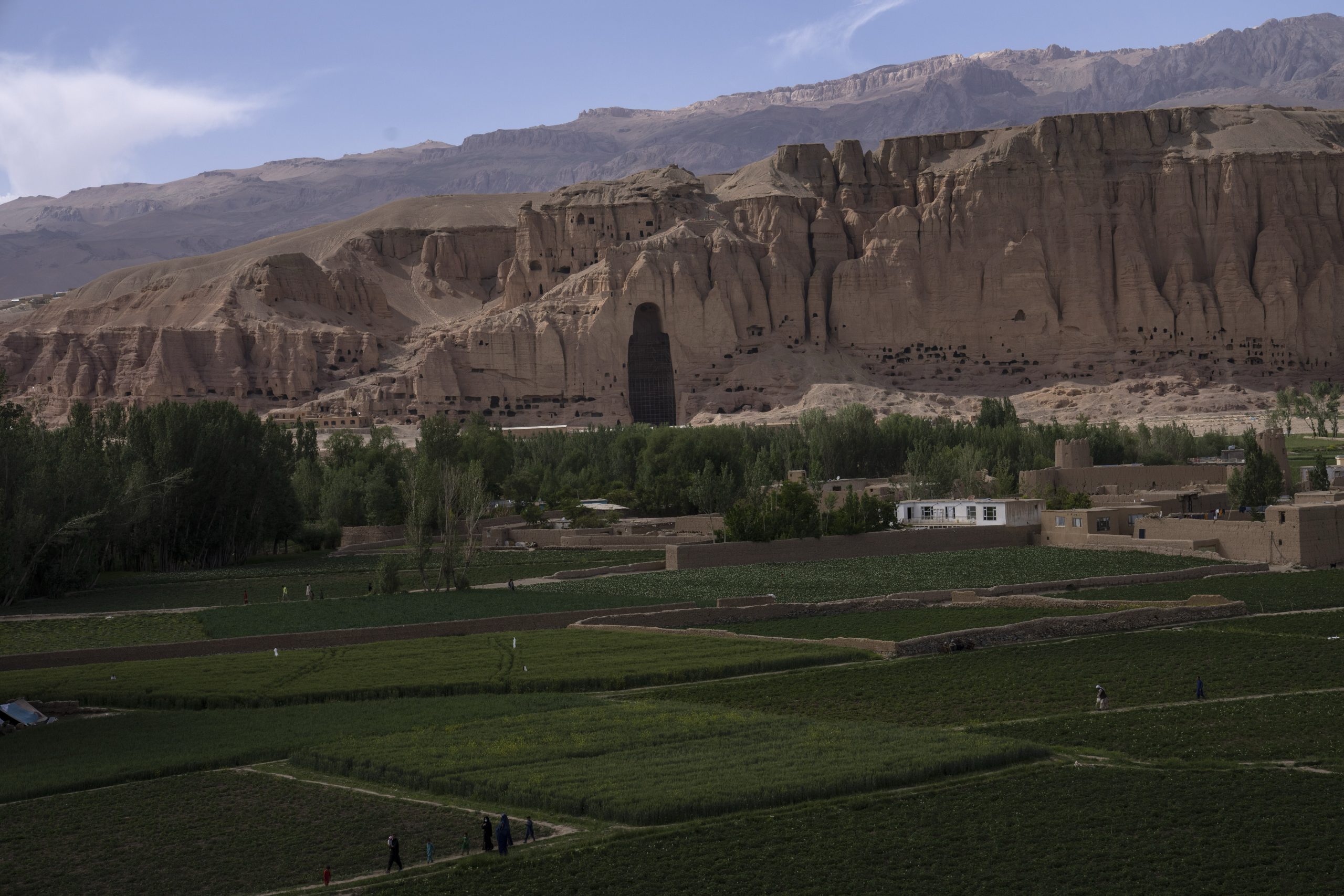 Tourists Begin Trickling into Afghanistan as Taliban Seeks to Welcome Them