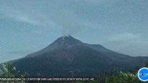 **Judul yang Direvisi:**  
**Lewotobi Laki-laki: 2 Kali Gempa Hembusan & 3 Kali Tremor Non-Harmonik Terjadi Berturut-turut**

Jika ingin nuansa lebih dramatis namun tetap informatif:

**Gunung Lewotobi Laki-laki Alami 5 Kali Aktivitas Seismik dalam Waktu Singkat**

Silakan pilih versi yang paling sesuai dengan gaya media atau konten Anda.
