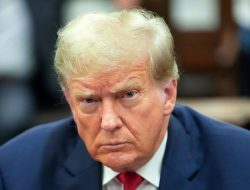 Trump’s Swollen Ankles and Bruised Hands: White House Reveals Health Details Trump’s Swollen Ankles and Bruised Hands: White House Reveals Health Details