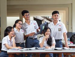 Siswa Sekolah Rakyat Ikut Cek Kesehatan Gratis di Hari Pertama Pembelajaran 14 Juli 2025 Siswa Sekolah Rakyat Ikut Cek Kesehatan Gratis di Hari Pertama Pembelajaran 14 Juli 2025