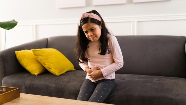 10 Cara Alami Mengatasi Perut Kembung Anak