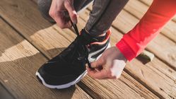 5 Rekomendasi Sepatu Lari Lokal Harga Terjangkau dari Dr. Tirta untuk Pemula hingga Menengah
