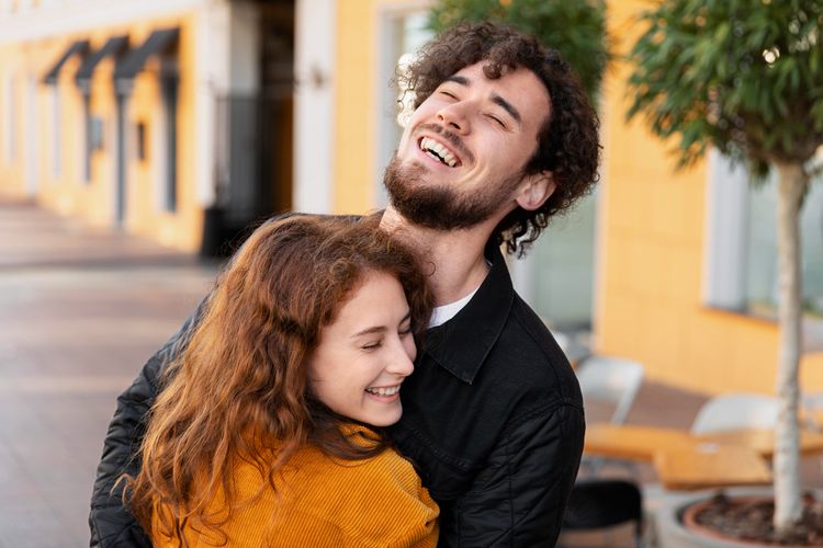 5 Zodiak yang Tetap Jadi Teman Mantan Meski Sudah Putus