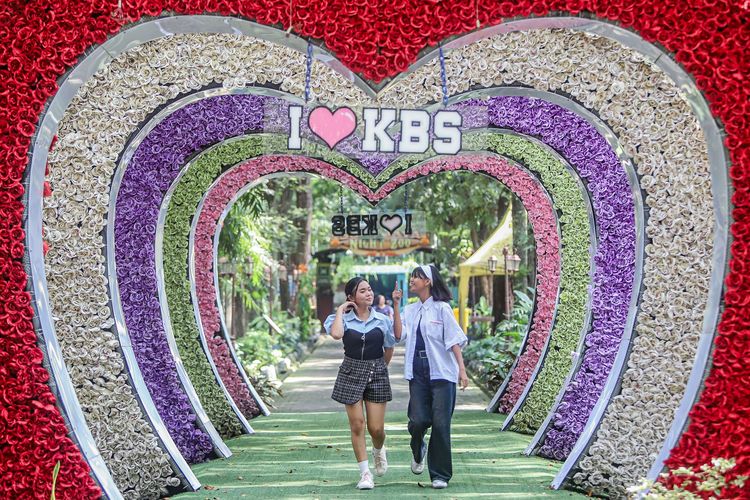 Ramah Anak! 3 Destinasi Wisata Flora dan Fauna di Indonesia yang Cocok untuk Liburan Keluarga