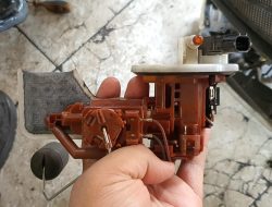 Kebiasaan Buruk Pemilik Motor Injeksi yang Merusak Pompa Bahan Bakar