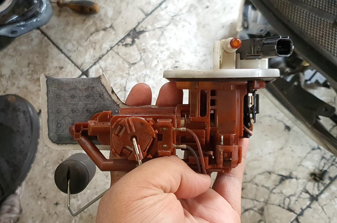 Kebiasaan Buruk Pemilik Motor Injeksi yang Merusak Pompa Bahan Bakar