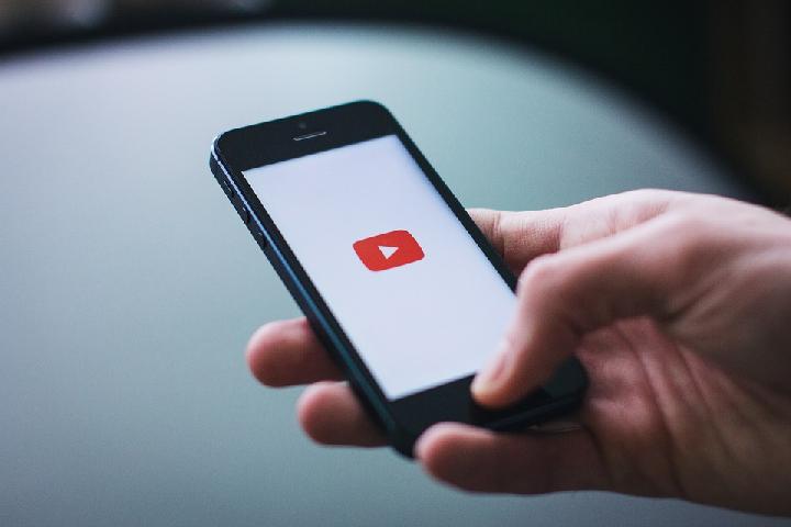 YouTube Naikkan Batas Usia Live Streaming Jadi 16 Tahun Mulai Bulan Depan