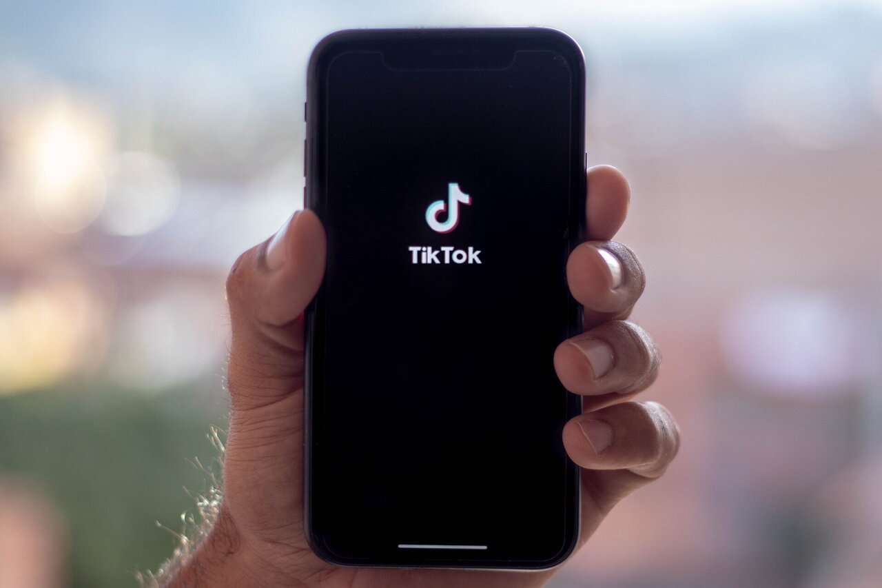 TikTok Creators Embrace ‘Roles’ in Sharing Hereditary Cancer Stories