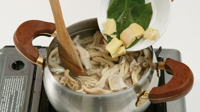 Cara Bersihkan Usus Ayam dengan Tepung Satu saja