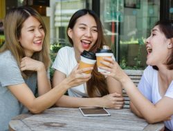 Santai Kok, Tapi Hati Sedih: 4 Zodiak Paling Ahli Menyembunyikan Rasa Sakit Santai Kok, Tapi Hati Sedih: 4 Zodiak Paling Ahli Menyembunyikan Rasa Sakit