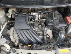 3 Tips Cegah Mesin Mobil Overheat saat Berkendara