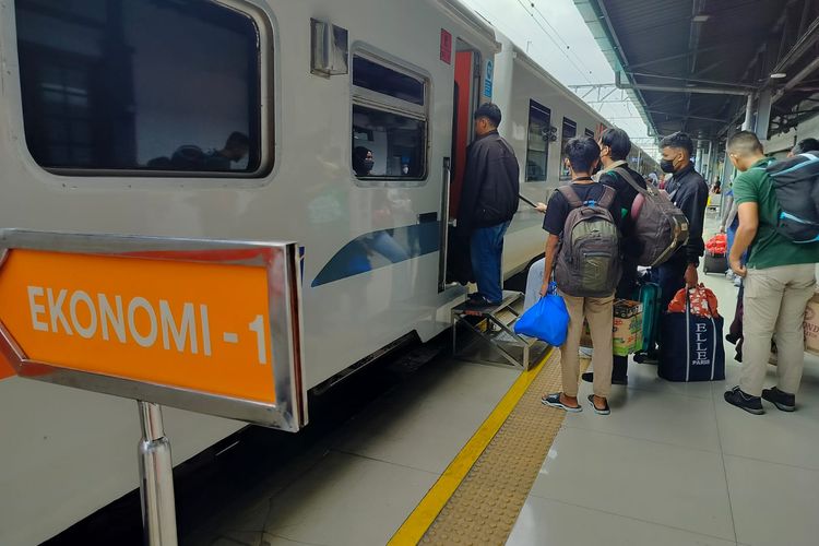 Siapkan Liburanmu, Pemerintah Beri Diskon Tol hingga Tiket Pesawat untuk Nataru 2025, Diumumkan September