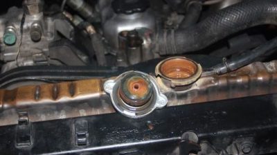 Cara Bersihkan Radiator dengan Radiator Flush, Bahaya Jika Ini Terjadi!