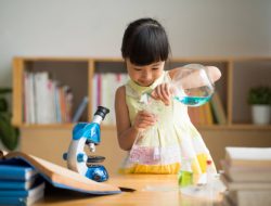 Cara Seru Mengenalkan Sains pada Anak Usia Dini