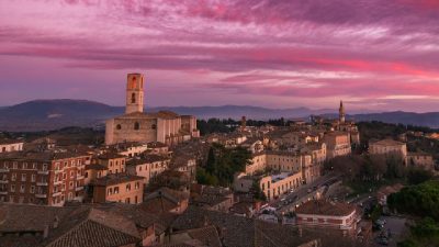 Tentu! Berikut adalah versi yang lebih menarik dan singkat, tetapi tetap mempertahankan maknanya:

**”Umbria: Destinasi Mewah Tersembunyi di Italia”**

Jika ingin nuansa yang lebih gaya dan mengundang klik:

**”Umbria, Permata Mewah yang Terlupakan di Italia”**

Berikan tahu jika kamu ingin variasi lain atau dengan nada yang berbeda (misalnya, informatif, eksploratif, atau promosional).