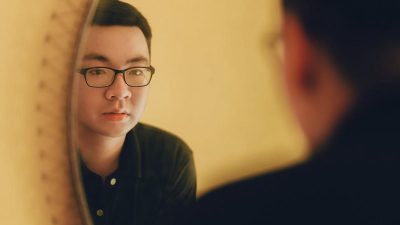 Tentu! Berikut adalah beberapa opsi rephrased title yang lebih menarik, singkat, dan tetap menjaga maknanya dalam Bahasa Indonesia:

1. **Cek 7 Contoh Kecerdasan Emosional yang Bisa Angkat Kariermu!**  
2. **Kecerdasan Emosional yang Bikin Karier Melesat, Ini Contohnya!**  
3. **7 Contoh EQ yang Wajib Kamu Kuasai untuk Sukses di Karier**  
4. **Mau Karier Cemerlang? Simak 7 Contoh EQ Ini!**  
5. **EQ Itu Kunci! 7 Contoh yang Bantu Majukan Kariermu**

Kalau kamu punya target audiens atau nuansa tertentu (misalnya formal, santai, inspiratif), saya bisa bantu sesuaikan lagi!