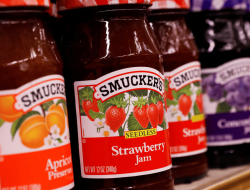 Smucker Sweetens the Deal: Food Giant Leads the Push to Eliminate Artificial Colors
