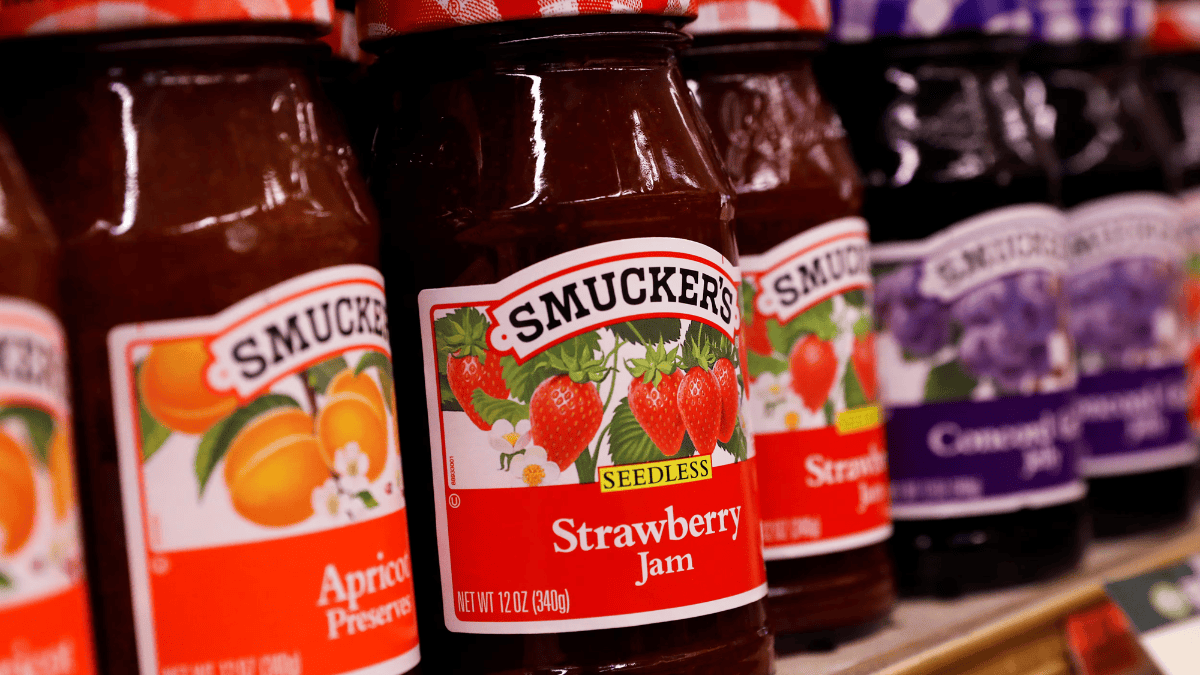 Smucker Sweetens the Deal: Food Giant Leads the Push to Eliminate Artificial Colors