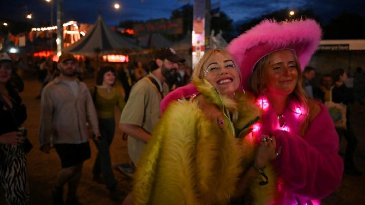 Tentu! Berikut rephrased title yang lebih menarik dan tetap relevan:

**”6 Festival Musik Seru di Indonesia untuk Para Traveler”**

Jika ingin nuansa yang lebih gaya atau digital:

**”Festival Musik Wajib di Indonesia untuk Penyuka Jalan-Jalan”**

Atau versi yang sedikit lebih formal tapi tetap menarik:

**”Destinasi Festival Musik Terbaik di Indonesia untuk Traveler”**

Pilih yang paling sesuai dengan tone kontenmu!