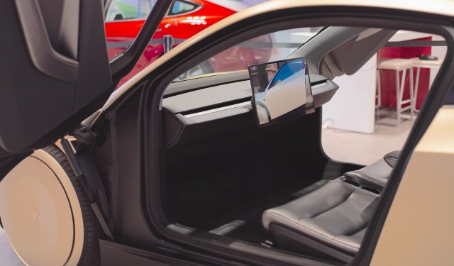 Tesla Robotaxis Under Scrutiny: Officials Probe ‘Safety Defects’ After Alarming Videos Surface