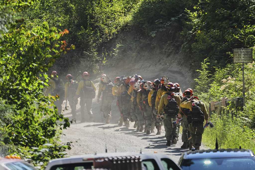 Sheriff: Man Opens Fire on Idaho Firefighters After Being Asked to Move Vehicle, 2 Killed