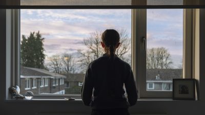 **”15 Surprising Traits Adults Often Develop After Childhood Trauma, According to a Psychologist”**