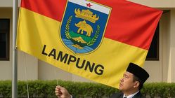 Berikut adalah rephrasing dari judul tersebut dalam Bahasa Indonesia yang lebih menarik dan tetap menjaga maknanya:

**”Putusnya Tali Kerek PAD Lampung: Pemutihan Pajak di Tengah Keluh Rakyat”**

Jika ingin nuansa yang lebih kuat dan menggugah emosi:

**”PAD Lampung Terancam, Rakyat Merana: Pemutihan Pajak di Ujung Tali Kerek yang Putus”**

Silakan pilih versi yang paling sesuai dengan konteks dan gaya penulisanmu.