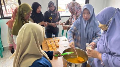 Judul yang telah diperbarui: **Sandiaga Uno: Pelatihan Olahan Mangga di Indramayu Beri Cuan Tambahan untuk Ibu Rumah Tangga**