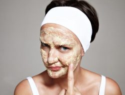 6 Cara Mengatasi Kulit Kering dengan Bahan Alami: Dapatkan Kulit Lembab dan Bercahaya Secara Alami 6 Cara Mengatasi Kulit Kering dengan Bahan Alami: Dapatkan Kulit Lembab dan Bercahaya Secara Alami