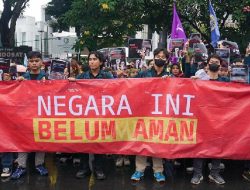 Tentu! Berikut adalah rephrasing dari judul tersebut dalam Bahasa Indonesia yang lebih menarik dan tetap menjaga maknanya:
**”Kontras: 1.020 Korban Kekerasan Polisi di HUT Bhayangkara”**
Jika ingin nuansa yang lebih tajam dan mengundang perhatian pembaca:
**”HUT Bhayangkara, Kontras Ungkap 1.020 Korban Kekerasan Polisi”**
Silakan pilih yang paling sesuai dengan gaya penulisan atau konteks yang kamu inginkan. Tentu! Berikut adalah rephrasing dari judul tersebut dalam Bahasa Indonesia yang lebih menarik dan tetap menjaga maknanya:
**”Kontras: 1.020 Korban Kekerasan Polisi di HUT Bhayangkara”**
Jika ingin nuansa yang lebih tajam dan mengundang perhatian pembaca:
**”HUT Bhayangkara, Kontras Ungkap 1.020 Korban Kekerasan Polisi”**
Silakan pilih yang paling sesuai dengan gaya penulisan atau konteks yang kamu inginkan.