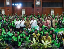 Cara Pemkot Surabaya Peduli pada 15.350 Pengemudi Ojol: BPJS Ketenagakerjaan Gratis! Cara Pemkot Surabaya Peduli pada 15.350 Pengemudi Ojol: BPJS Ketenagakerjaan Gratis!