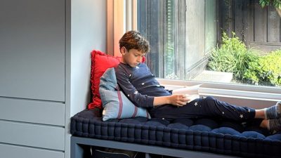 Lemari Anak Minimalis, Pilihan Cerdas untuk Kamar Si Kecil